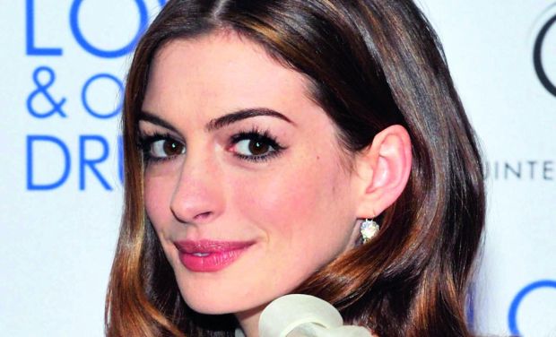 Anne Hathaway is known to use banana and honey face masks to keep her skin healthy Anne Hathaway is known to use banana and honey face masks to keep her skin healthy